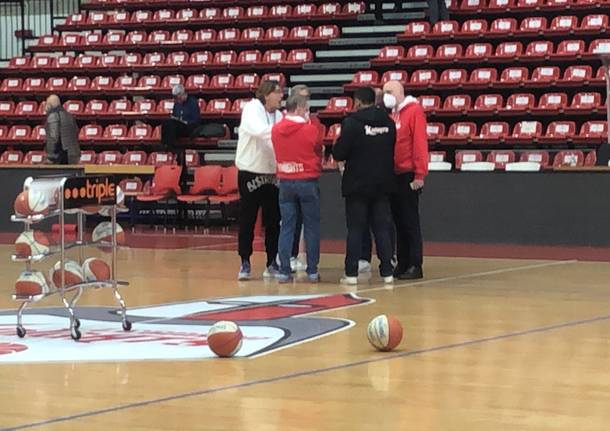 Legnano basket - Cecina, non si gioca