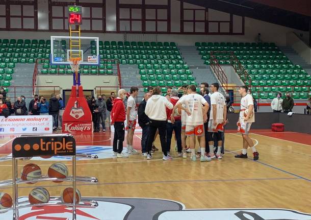 Legnano basket - Cecina, non si gioca