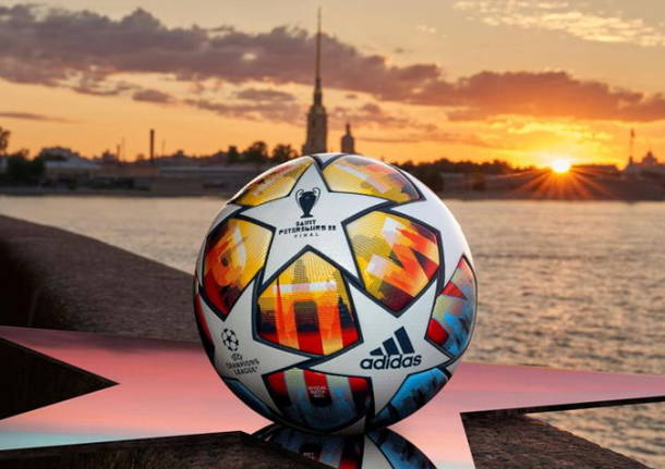 pallone finale champions league calcio 2022