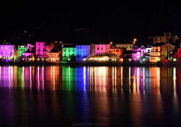 Una festa di colori a Porto Ceresio