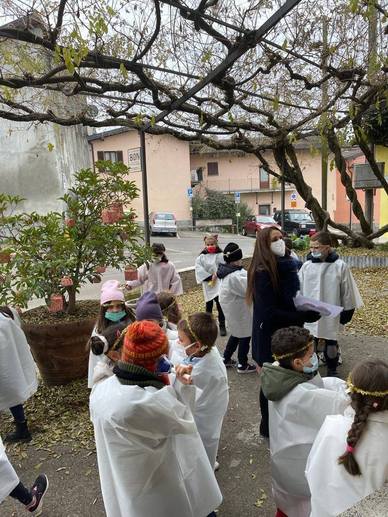 Postini di poesie e auguri di natale a cazzago
