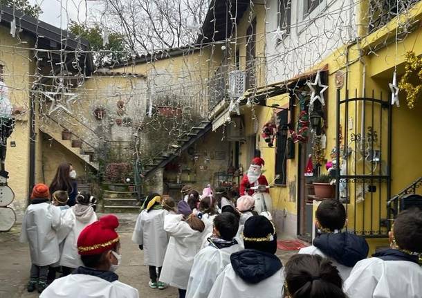 Postini di poesie e auguri di natale a cazzago