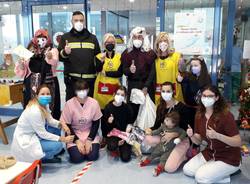 befana vigili del fuoco ospedale del ponte