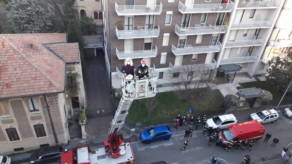 befana vigili del fuoco ospedale del ponte