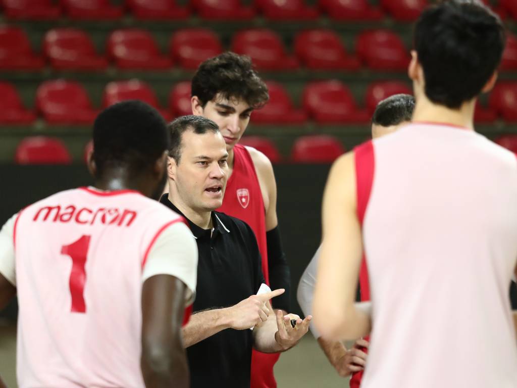 Il primo allenamento della Openjobmetis con coach Roijakkers