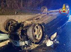 Schianto nella notte sulla superstrada a Besozzo