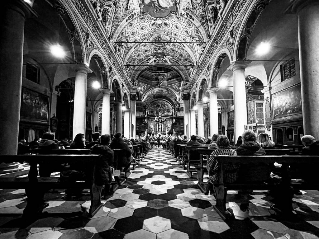 Fa il pienone in san Vittore il concerto dell'Orchestra Amadeus per il sessantesimo dell'ordine Architetti
