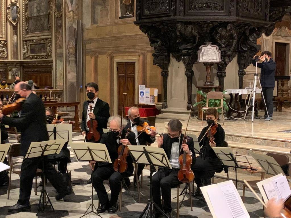 Fa il pienone in san Vittore il concerto dell'Orchestra Amadeus per il sessantesimo dell'ordine Architetti