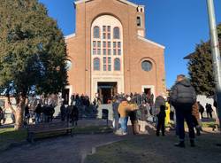 funerale chiesa santi apostoli busto arsizio