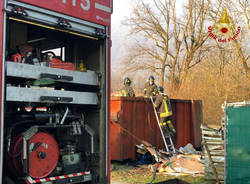 Incendio alla piattaforma ecologica di Laveno Mombello 