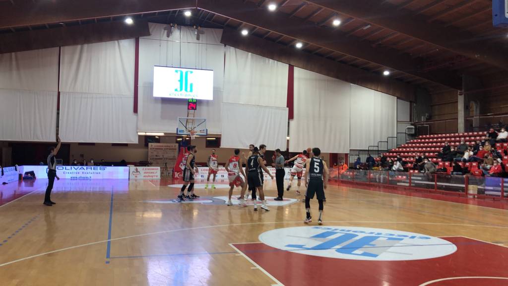 Legnano contro Langhe Roero Basketball 