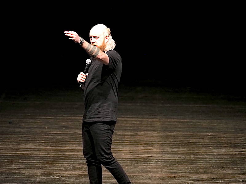 Lo spettacolo di Eleazaro al Teatro di Varese -foto di Roberto Gernetti