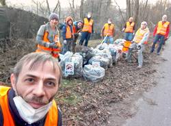 Raccolta dei rifiuti in via Friuli a Varese