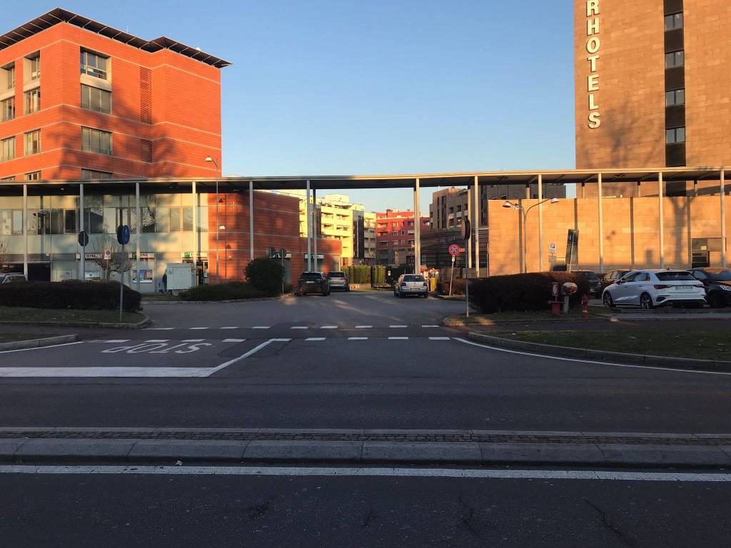 Saronno, il luogo dove si è consumata l'aggressione mortale