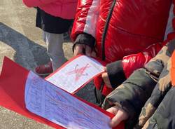 Bambini celebrano il Giorno del Ricordo a Cazzago