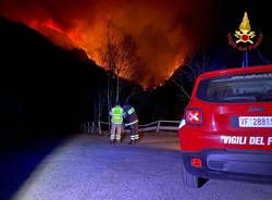 L\'incendio del Gambarogno monitorato dai Vigili del Fuoco italiani