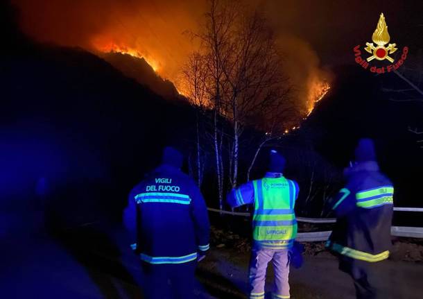 L’incendio del Gambarogno monitorato dai Vigili del Fuoco italiani