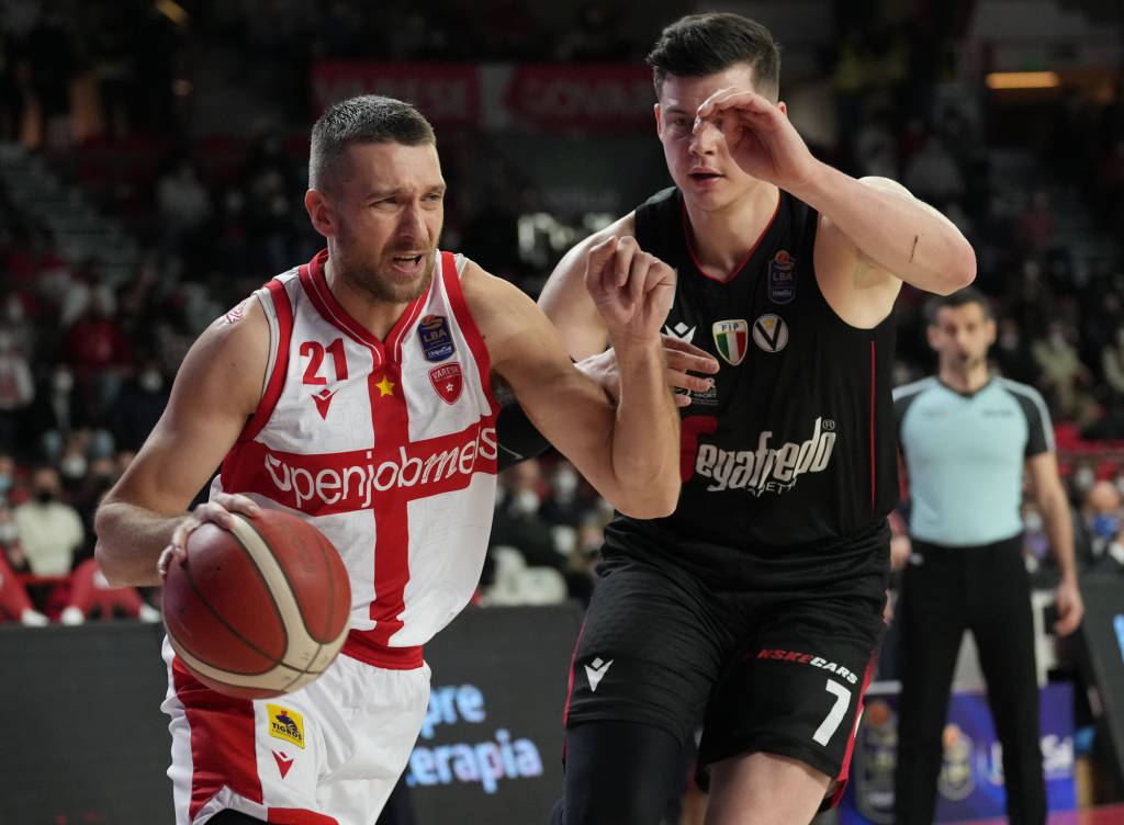 Baske, Openjobmetis - Virtus Bologna 80-81