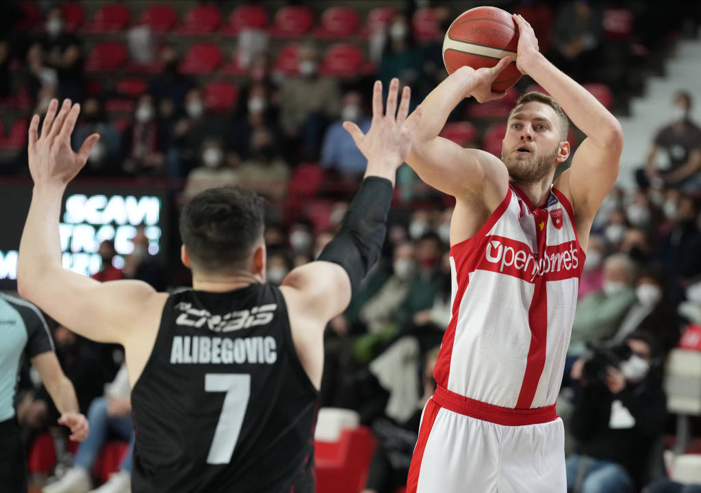 Baske, Openjobmetis - Virtus Bologna 80-81