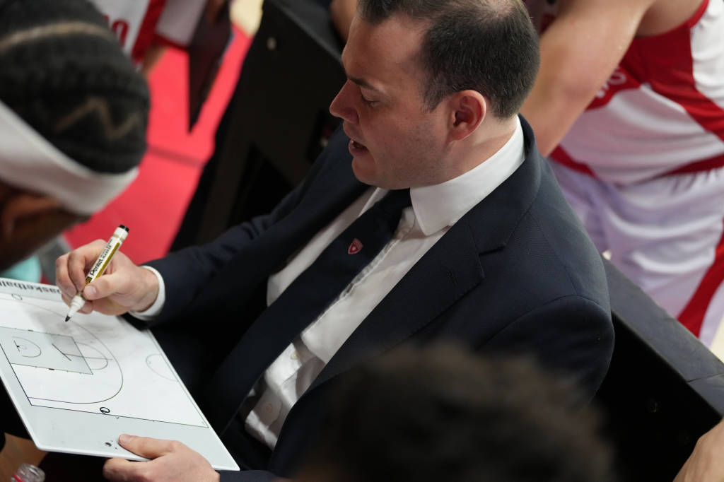 Baske, Openjobmetis - Virtus Bologna 80-81