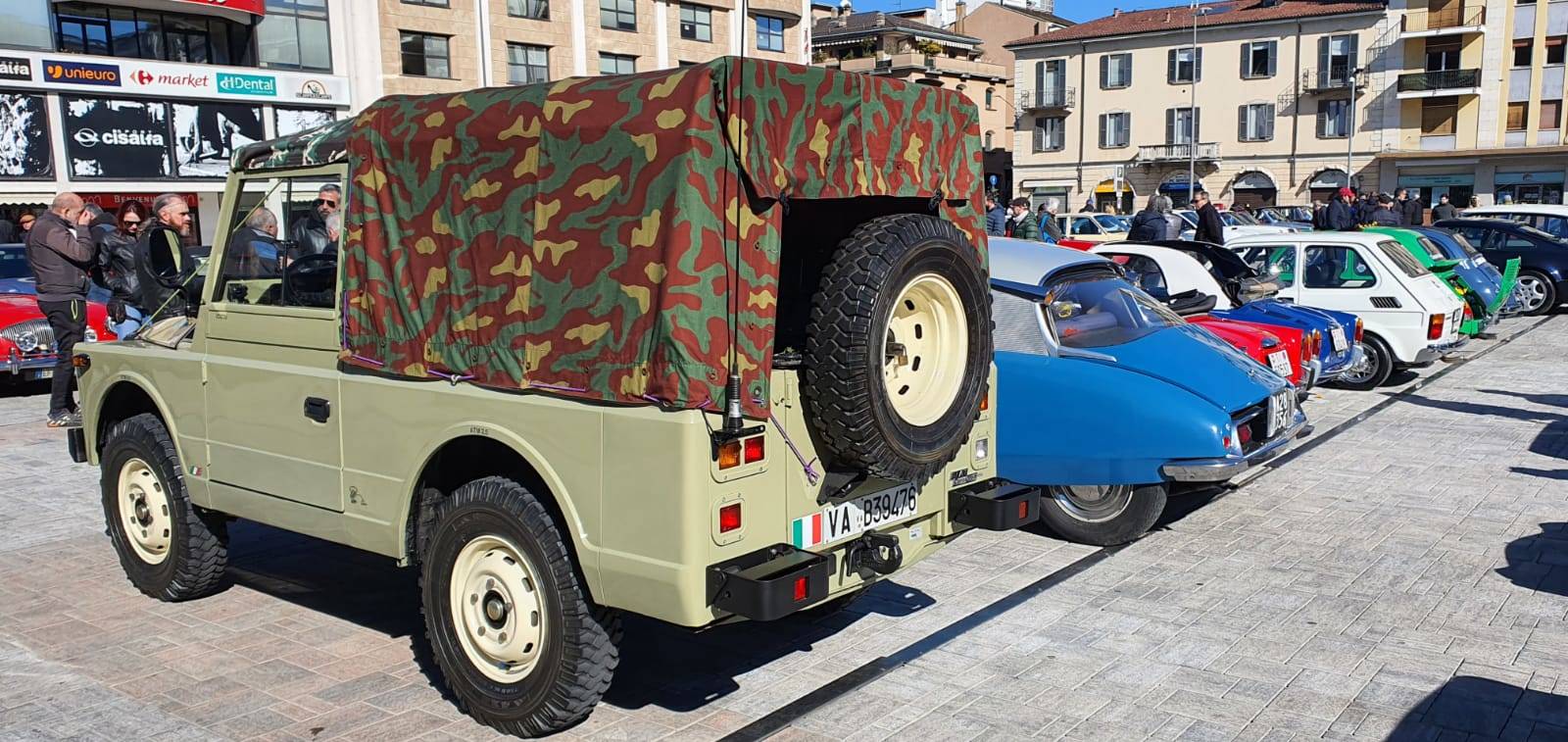 Il primo appuntamento con \"Mitiche in piazza\" a Varese