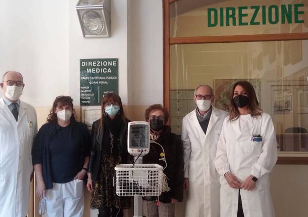 donazione monitor da associazione rosagie