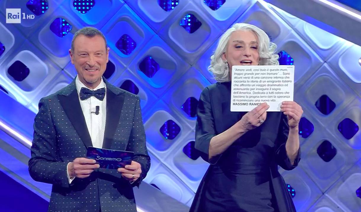Drusilla Foer irrompe sul palco di Sanremo 2022