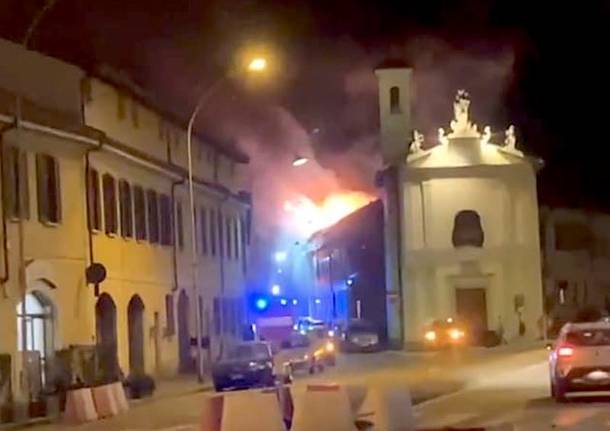 Incendio in via Donizetti a Busto Arsizio