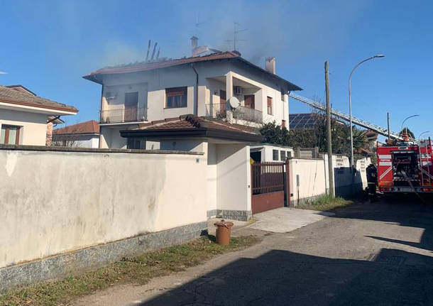 Incendio villetta a Parabiago