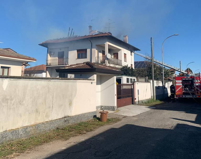 Incendio villetta a Parabiago