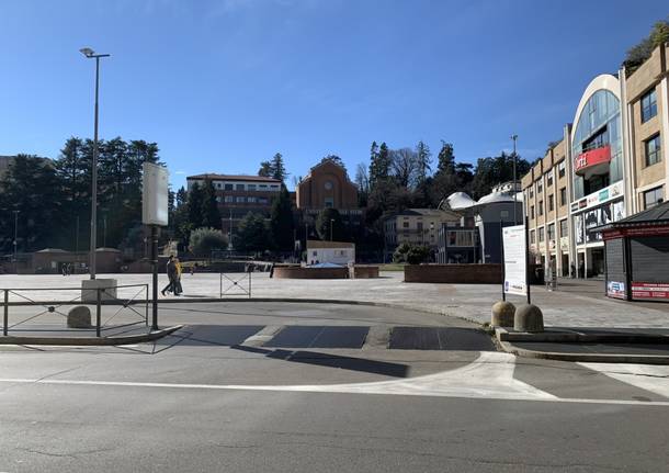 La postazione della polizia locale in piazza repubblica 