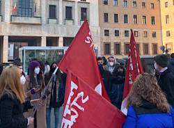 La protesta degli studenti medi a Varese