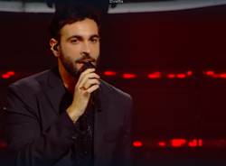 Marco Mengoni sul palco di Sanremo 2022