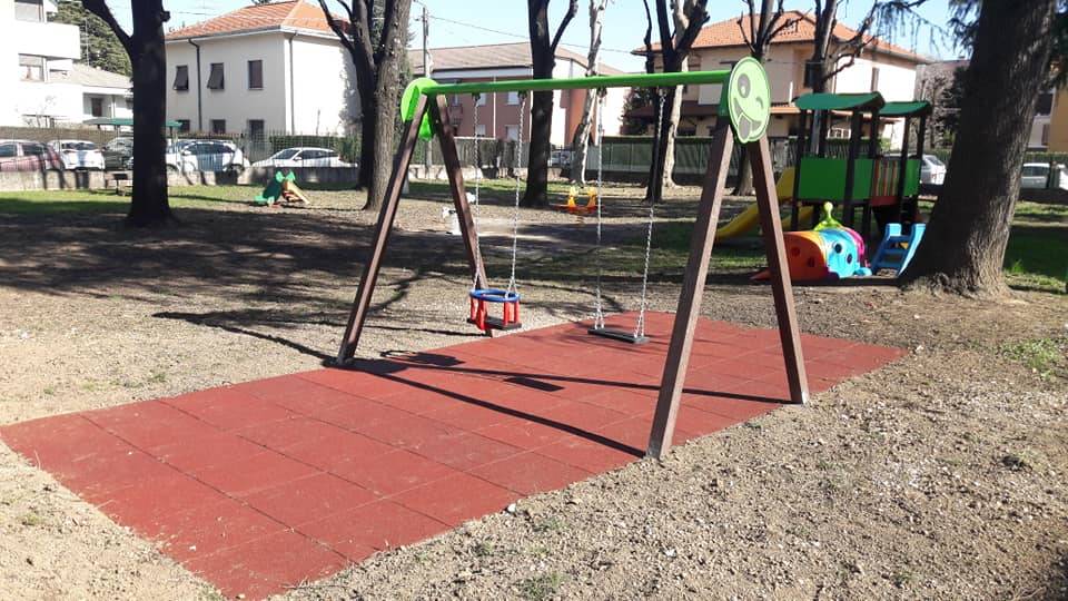Nuovi giochi a Gerenzano al parco della scuola "G.P. Clerici" e al parco di via Casari/Firenze