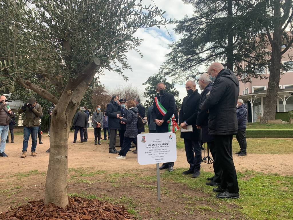 parco foscolo busto arsizio targa giovanni palatucci