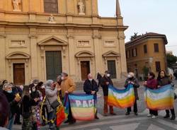 Presidio pacifista in piazza a Saronno per dire "No alla guerra in Ucraina"