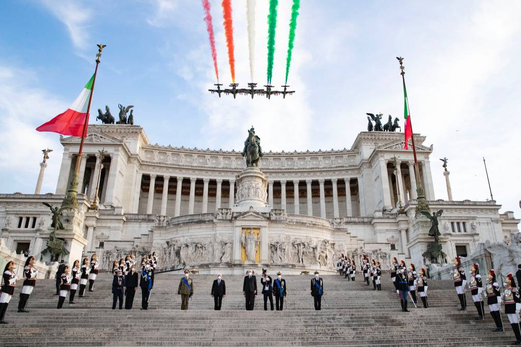 Sergio Mattarella all'Altare della Patria