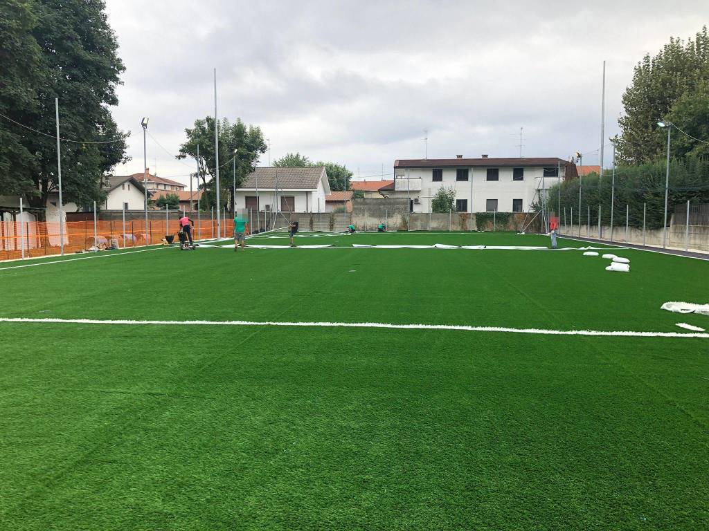 Terminati i lavori per il nuovo campo in sintetico in via Schuster a Rescaldina