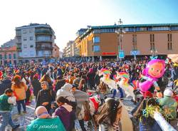 A Saronno piazza gremita per i festeggiamenti del Carnevale 