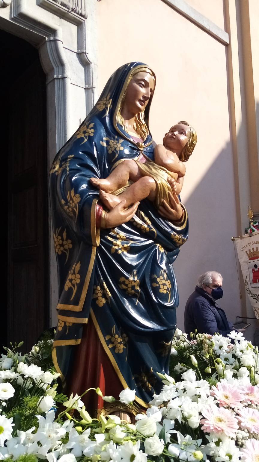 A Saronno si rinnova la tradizione: in tantissimi in processione per la 445^ Festa del Voto