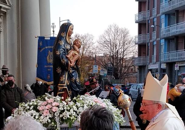 A Saronno si rinnova la tradizione: in tantissimi in processione per la 445^ Festa del Voto