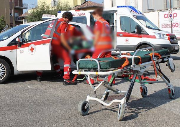 ambulanza croce rossa legnano