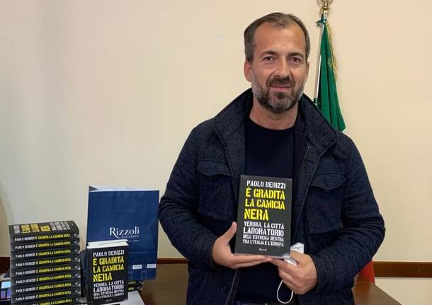 Azzate - Paolo Berizzi presenta il suo ultimo libro "E' gradita la camicia nera"