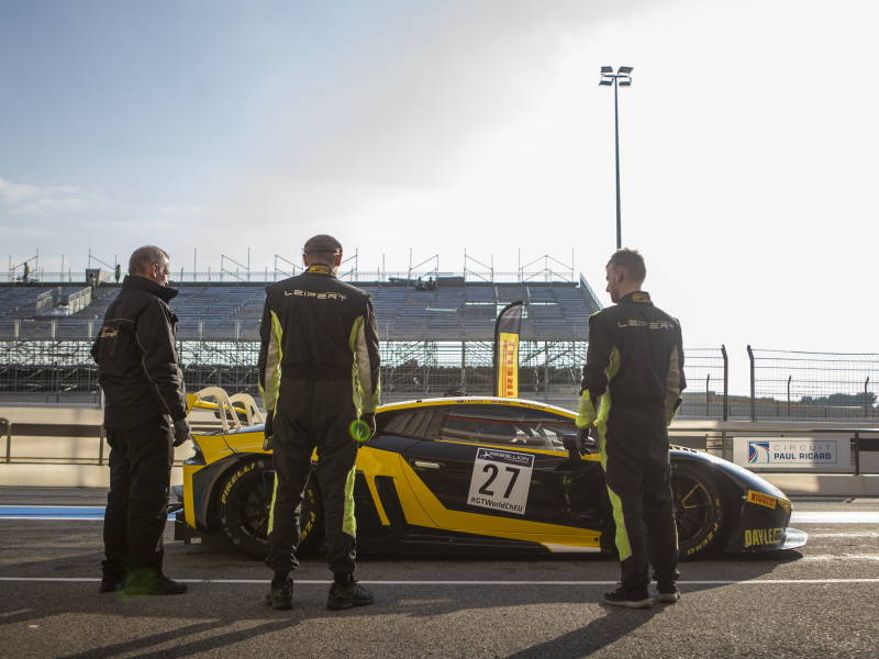 La nuova vita da pilota (di auto) di Valentino Rossi