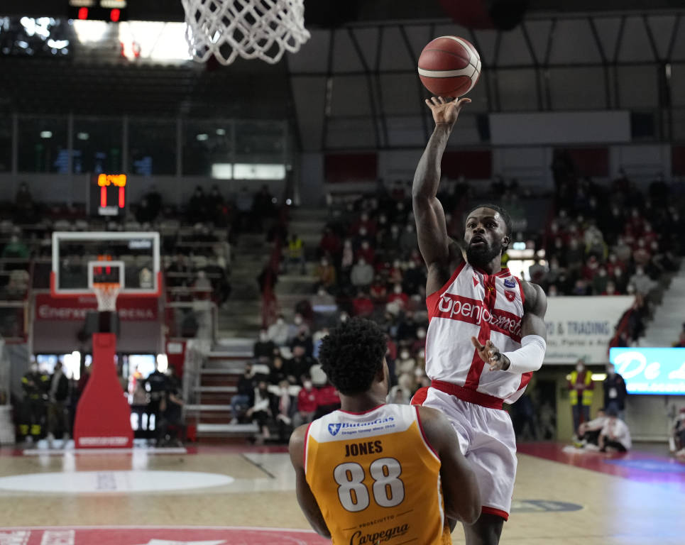 Openjobmetis Varese - Carpegna Prosciutto Pesaro 76-87