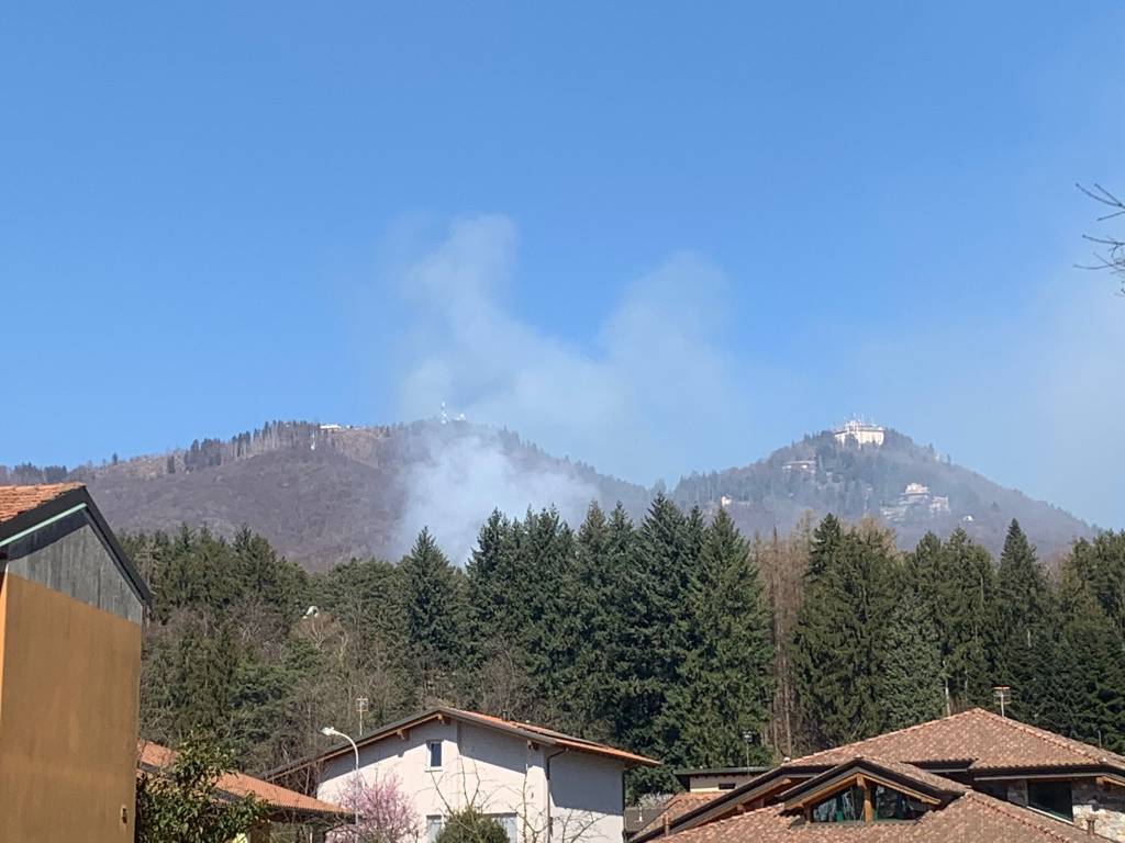 Incendio al Poggio di Luvinate