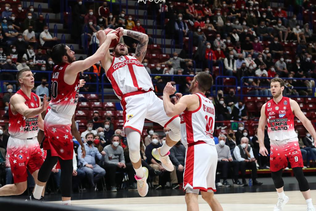 Ax Armani Exchange – Openjobmetis Varese 95-77