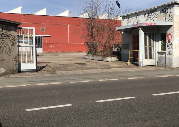 Chiuso l'accesso della Franco Tosi in piazza Monumento a Legnano