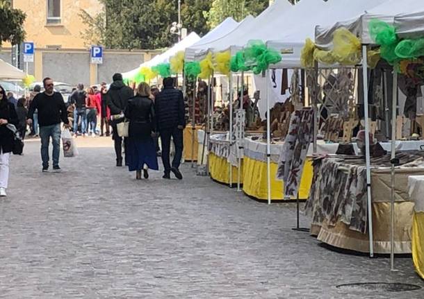 Contrada Sant'Ambrogio - Il mercatino in centro a Legnano