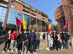 Deposizione di ulivo in piazza a Varese